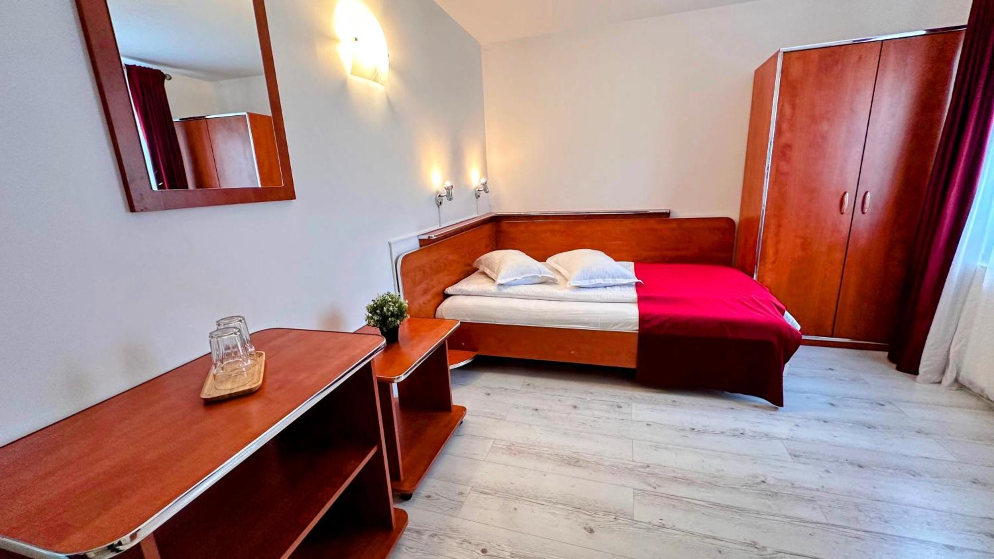 Valea Alba View - Self Check-In Hotel Busteni Bagian luar foto