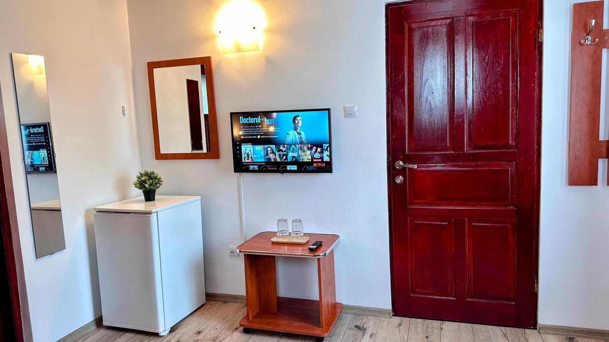 Valea Alba View - Self Check-In Hotel Busteni Bagian luar foto