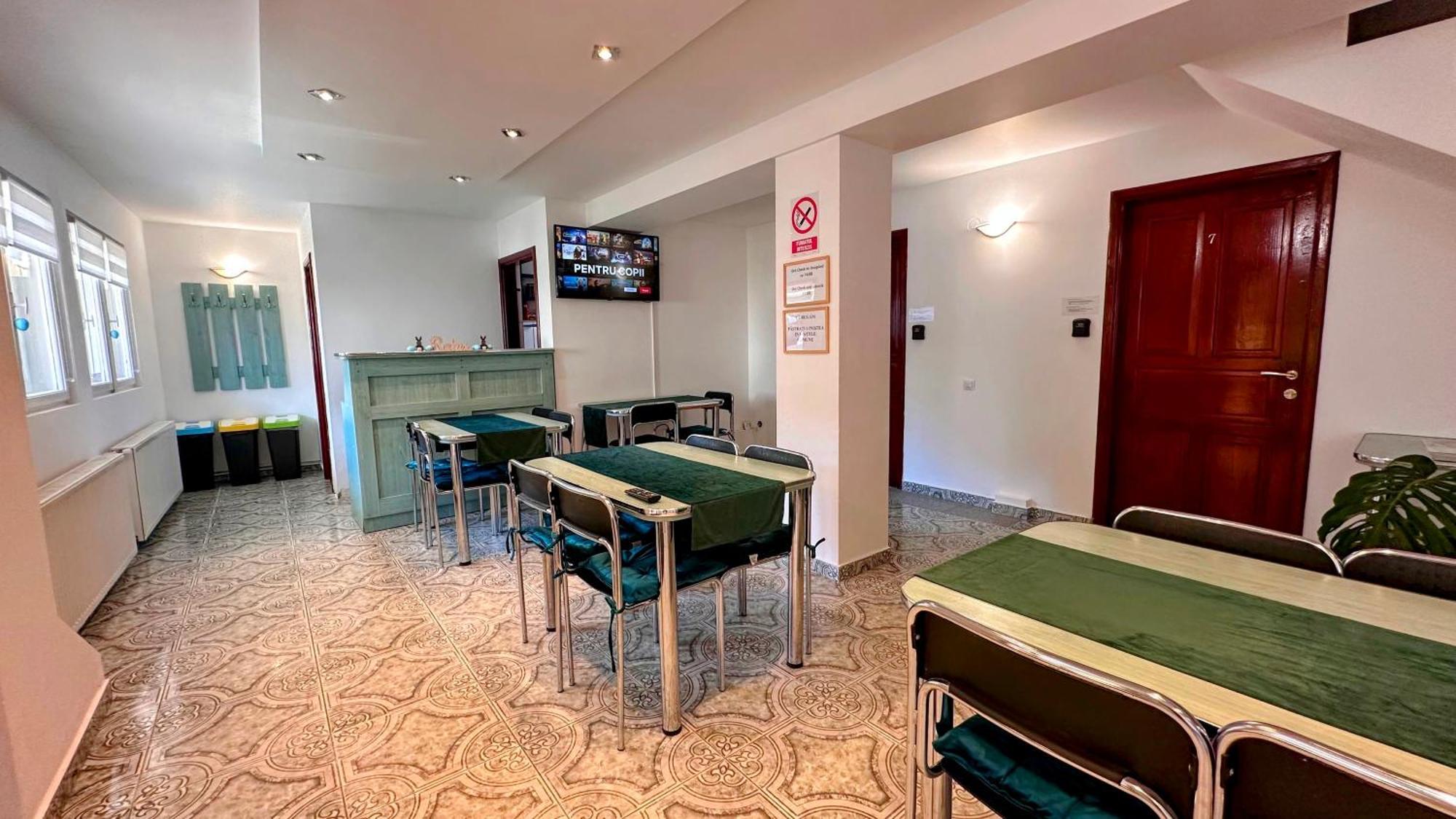 Valea Alba View - Self Check-In Hotel Busteni Bagian luar foto