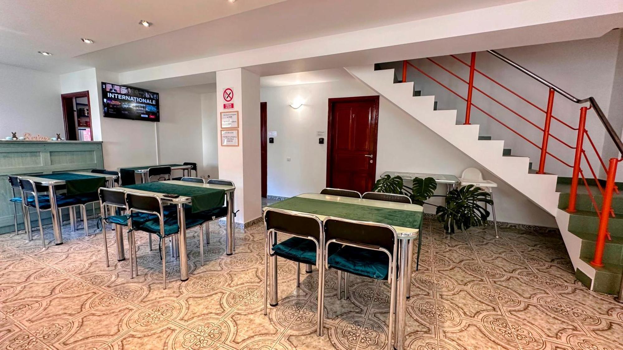 Valea Alba View - Self Check-In Hotel Busteni Bagian luar foto